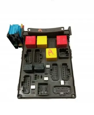Renault Laguna II Fuse box set 820028557