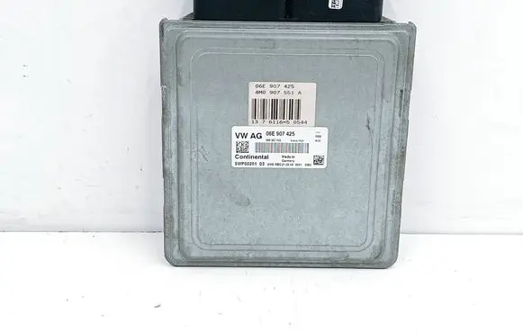 Audi Q7 4M Engine control unit/module 06E907425 4M0907551A