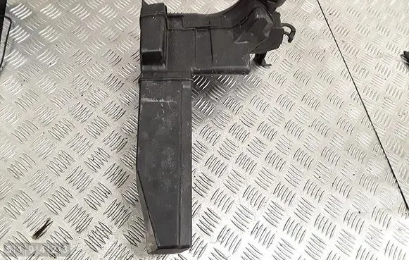 Peugeot 207 Intake resonator 9683339380
