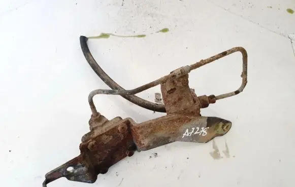 Toyota Avensis T220 Brake power pressure regulator 