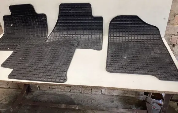 Nissan Navara D23 Car floor mat set 