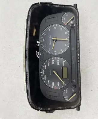 Volkswagen Golf III Speedometer (instrument cluster) 1H6919850AX