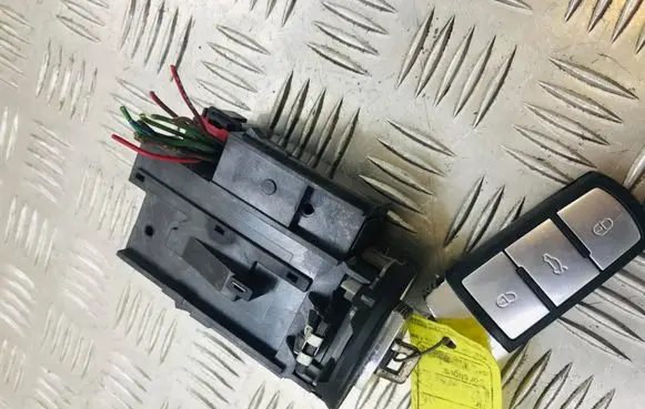 Volkswagen PASSAT B6 Ignition lock 3C0905843Q