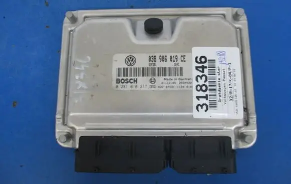Volkswagen PASSAT B5 Engine control unit/module ECU