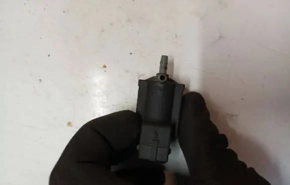 Volvo XC60 Turbo solenoid valve 31339879