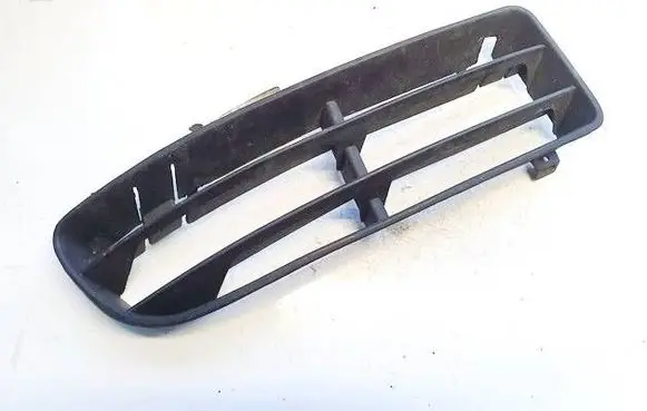 Volkswagen Bora Front bumper lower grill 1J5853666C