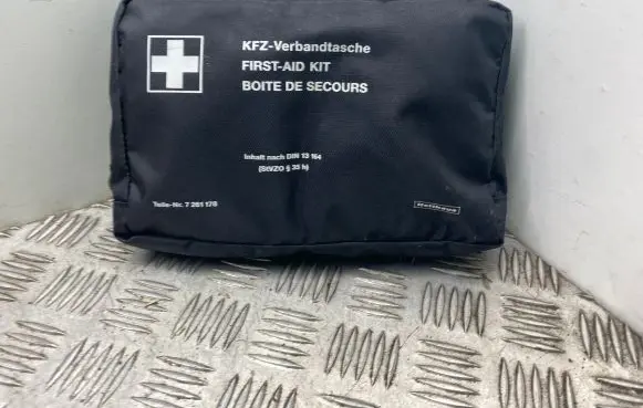 BMW 3 E90 E91 First aid kit 7261178