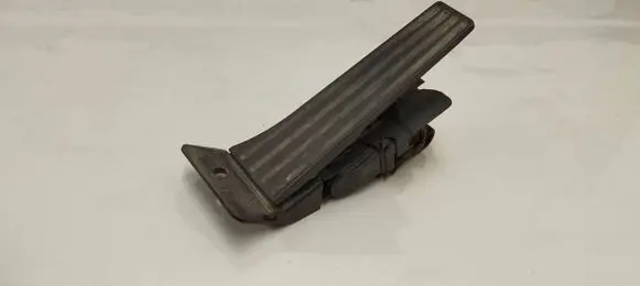 BMW 1 F20 F21 Accelerator throttle pedal 6853176
