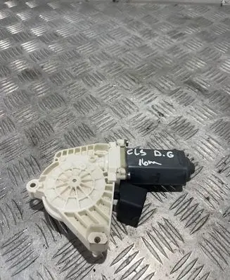 Mercedes-Benz CLS C218 X218 Front door window regulator motor A2078200642