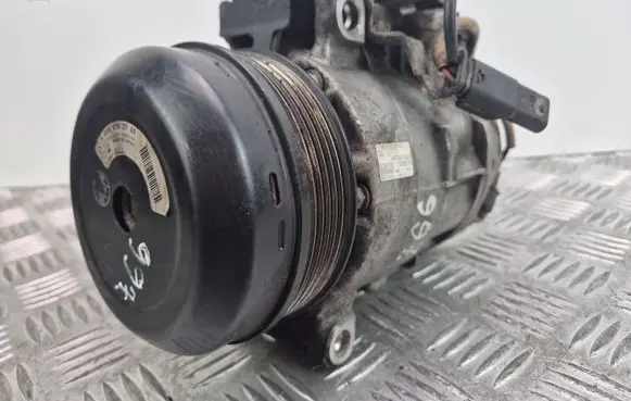Mercedes-Benz C W204 Air conditioning (A/C) compressor (pump) A0008302700