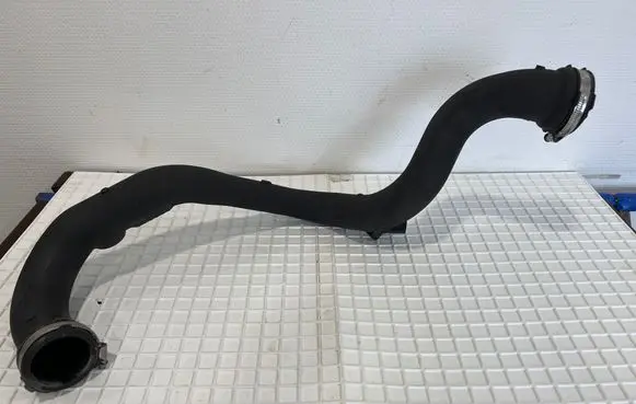 Audi A4 S4 B8 8K Intercooler hose/pipe 8K0145673