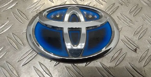 Toyota Auris 150 Manufacturers badge/model letters 