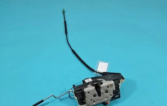 Ford Mustang V Front door lock 8A5A-5421813-EA IMPRK1463459