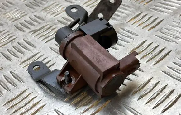 Ford Focus Turbo solenoid valve 66909E88ECA