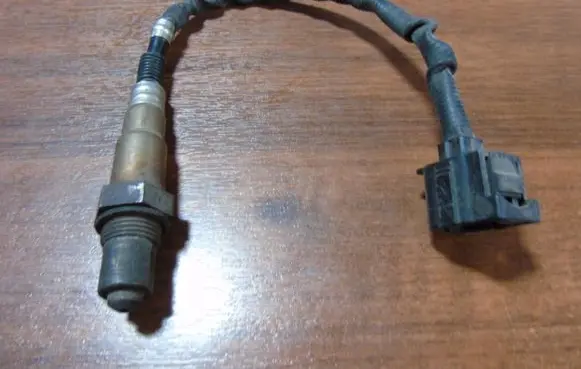 Mercedes-Benz Vito Viano W638 Lambda probe sensor A0045420718