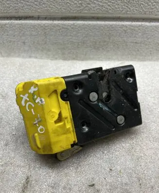 Volvo V70 Coupe door lock (next to the handle) 30699747