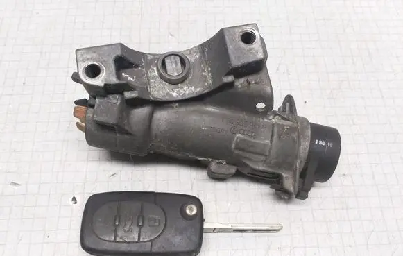 Audi A3 S3 8L Ignition lock 4B0905851B