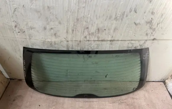 Peugeot 206 Rear windscreen/windshield window 