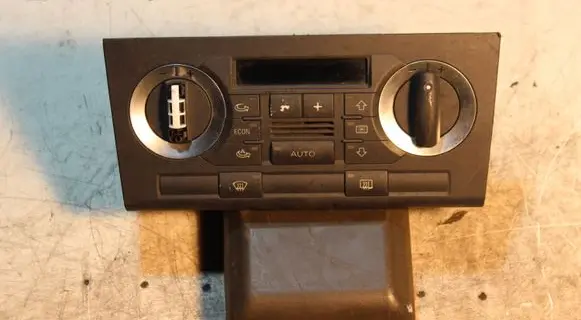 Audi A3 S3 A3 Sportback 8P Climate control unit 8P0820043D 8P0820043D5PR