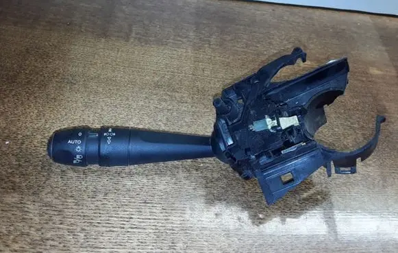 Peugeot 508 Indicator stalk 96759261XT