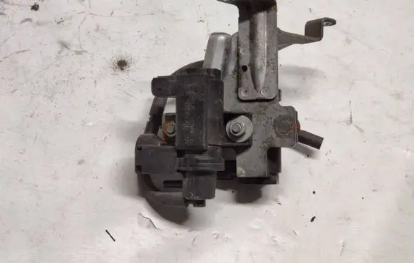 BMW 6 F12 F13 Turbo solenoid valve 7626351 70088711 13T149
