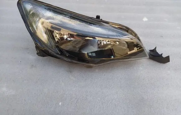 Opel Astra J Headlight/headlamp 13371596