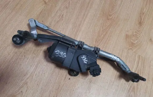 Peugeot 1007 Front wiper linkage and motor