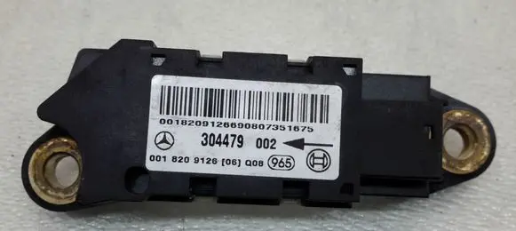 Mercedes-Benz CLS C219 Airbag deployment crash/impact sensor A0018209126