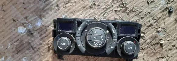 Peugeot RCZ Climate control unit 96718462XT
