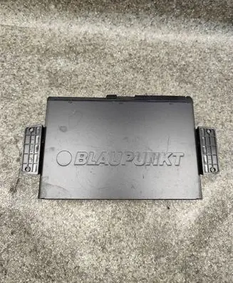 BMW 5 E34 CD/DVD changer BP0003V0465557 7607700003