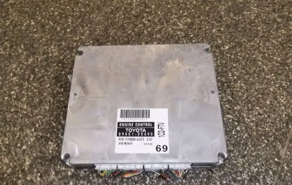 Toyota Avensis T250 Engine control unit/module 8966105690