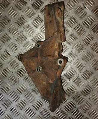 Iveco Daily 6th gen Generator/alternator bracket 