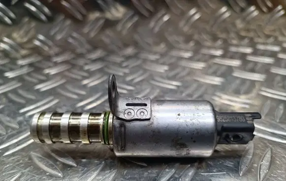 Citroen DS7 Crossback Camshaft vanos timing valve 9825813780