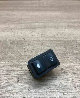 BMW 7 E38 Electric window control switch 8368974
