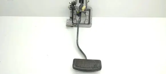 KIA Opirus Brake pedal