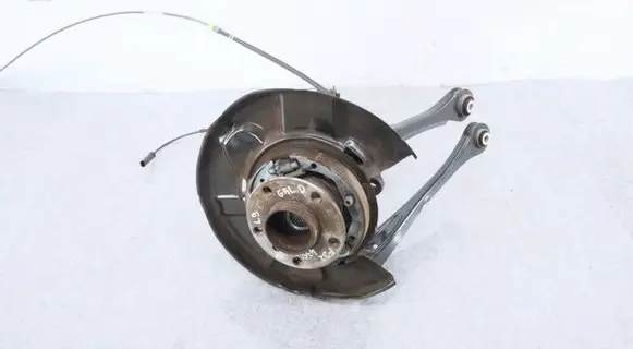 BMW 4 F32 F33 Rear wheel hub spindle/knuckle 6797508 26792544 6884694