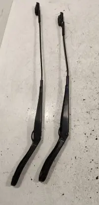 Ford Mondeo MK IV Front wiper blade arm 7S7117526