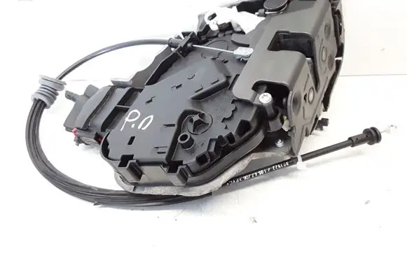 Volvo V50 Front door lock 30753663