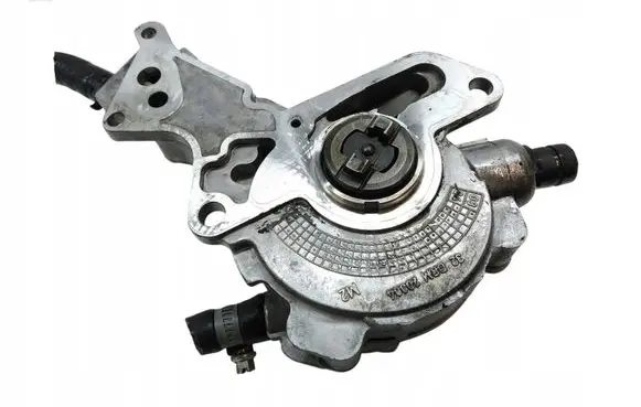 Volkswagen Touran I Vacuum pump 038145209E