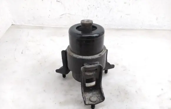 Toyota Camry Engine mount bracket