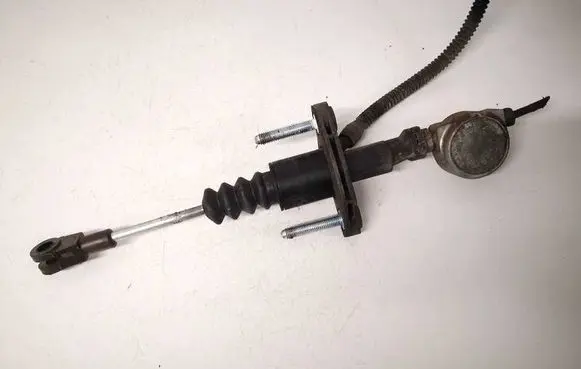 Opel Astra H Clutch master cylinder 90523769