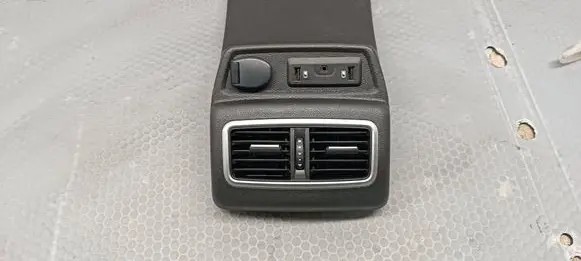 Renault Talisman Rear air vent grill 969509568R 9695095680