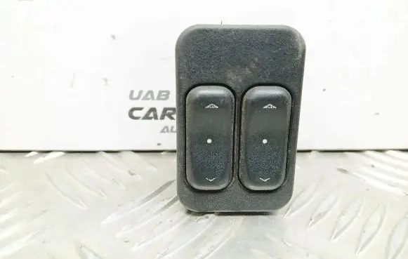 Opel Zafira A Electric window control switch 13363201