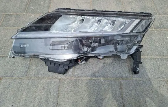 Mitsubishi Outlander Headlight/headlamp