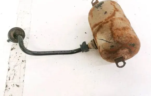 Vacuum air tank
