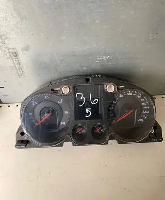 Volkswagen PASSAT B6 Speedometer (instrument cluster) 3C0920860N V000200