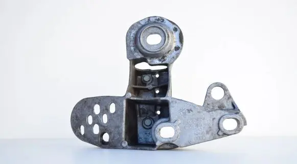 Audi A6 S6 C5 4B Engine mounting bracket 4B0199351D