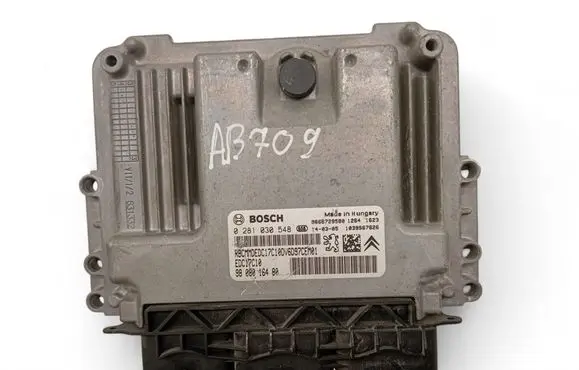 Peugeot 2008 I Engine control unit/module ECU 9808016480 0281030548