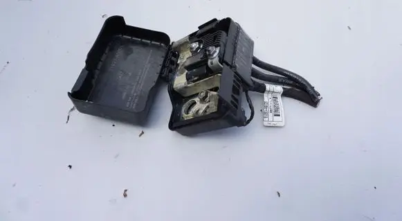 Hyundai i30 Positive cable (battery) 