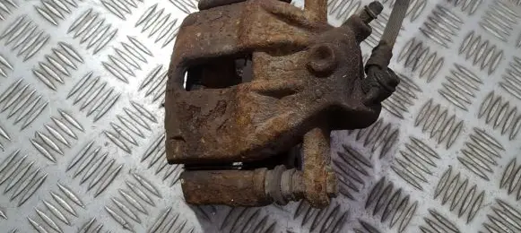 Nissan Note (E11) Front brake caliper